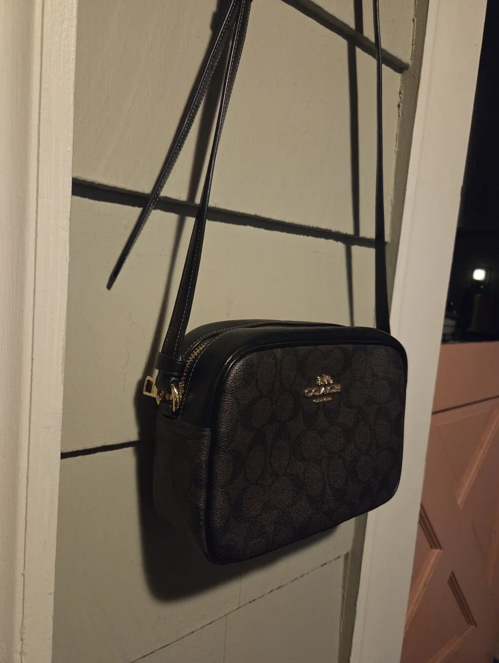 Coach CR135 Signature Canvas Camera Bag Crossbody Brown Black Gold Hardware EUC - Picture 3 of 11
